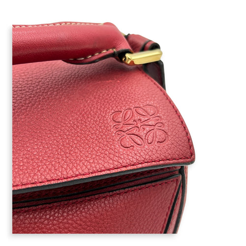 Puzzle Shoulder Bag Red in Calfskin, Gold hardware