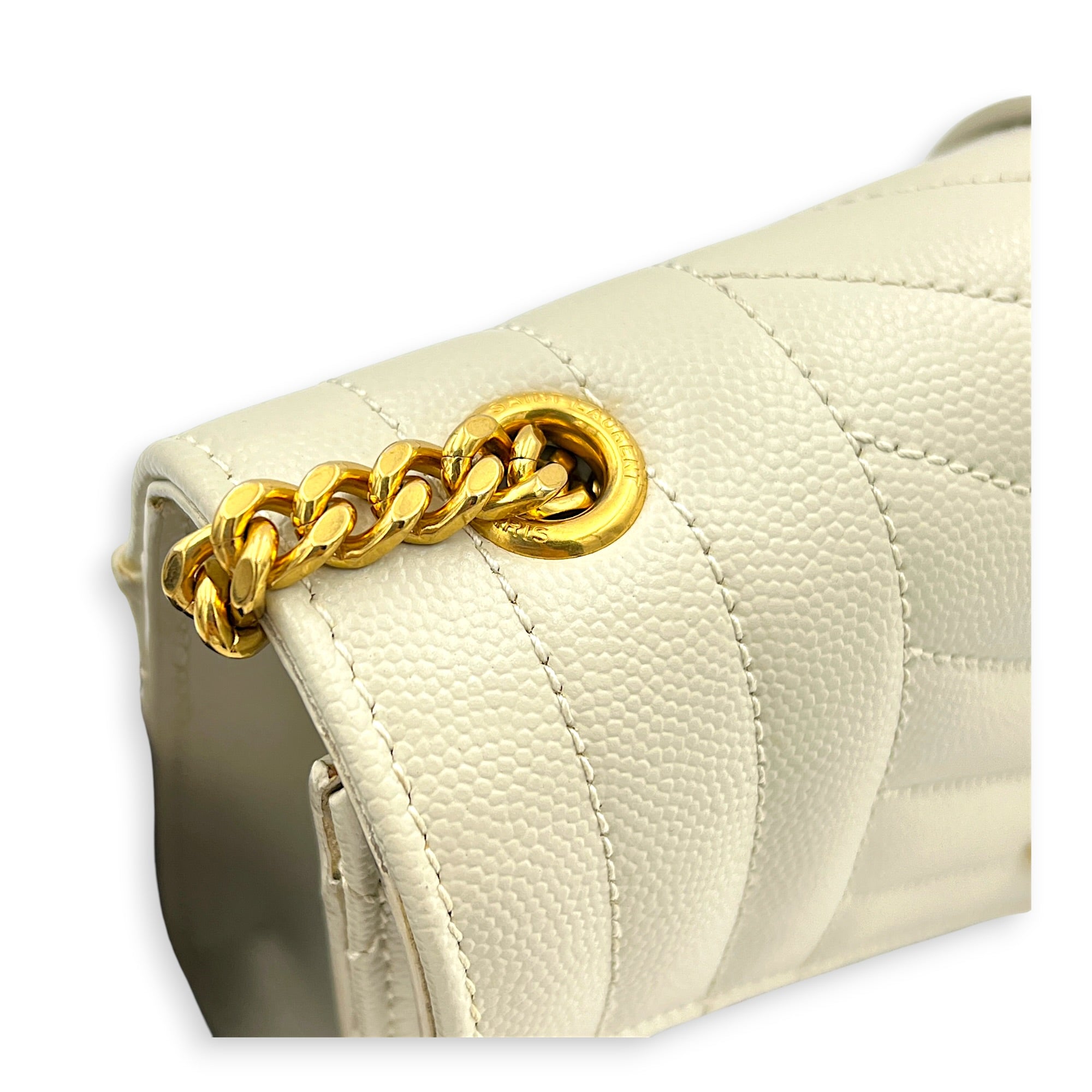 Envelope Shoulder Bag White in Grained Leather, Gold hardware