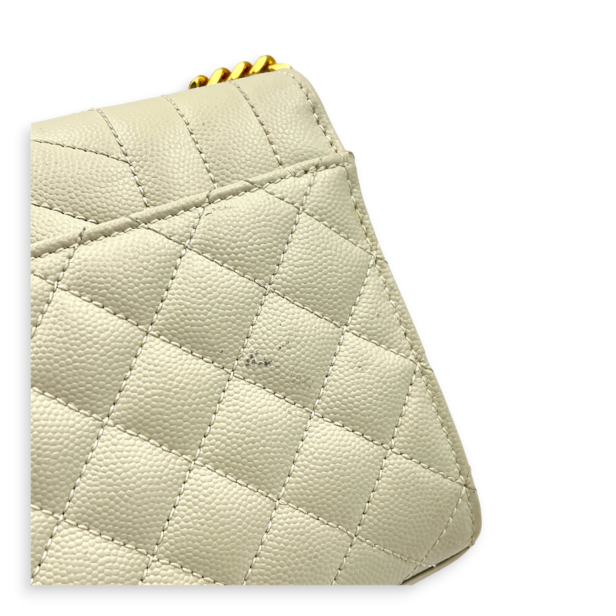 Envelope Shoulder Bag White in Grained Leather, Gold hardware