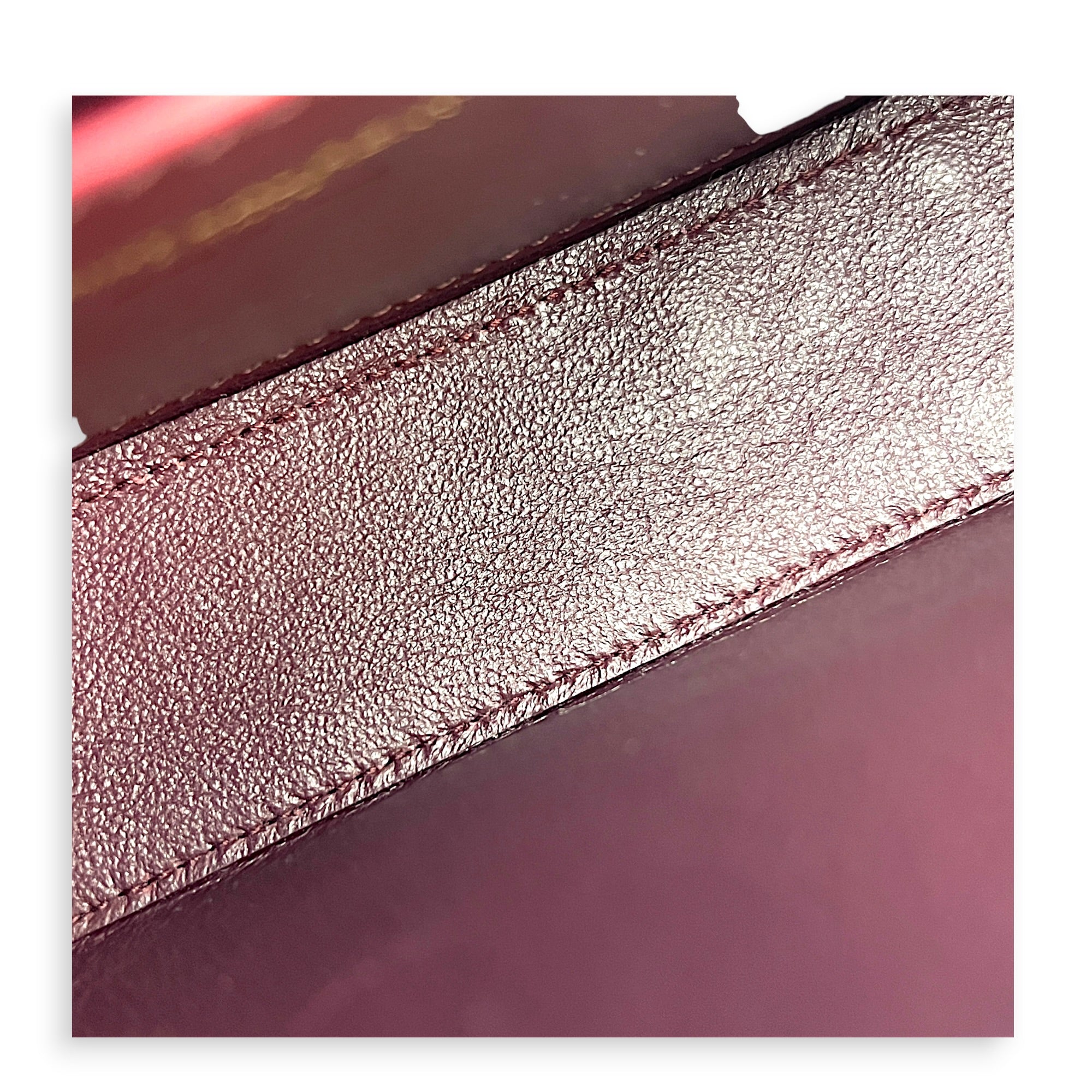 Voltaire Shoulder Bag Red in Calfskin, Gold hardware