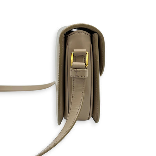 Triomphe Besace Teen Beige Crossbody Bag in Calfskin, Gold hardware