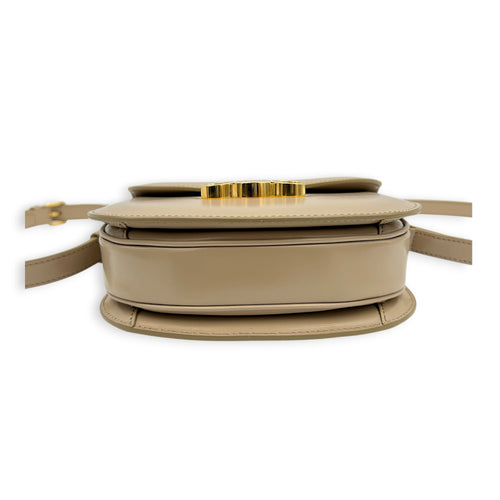 Triomphe Besace Teen Beige Crossbody Bag in Calfskin, Gold hardware