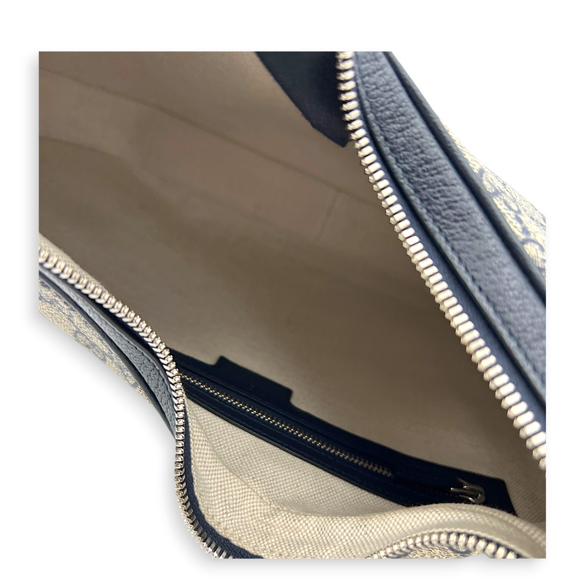 Attache Shoulder Bag Medium Grey in Coated Canvas, Silver hardware