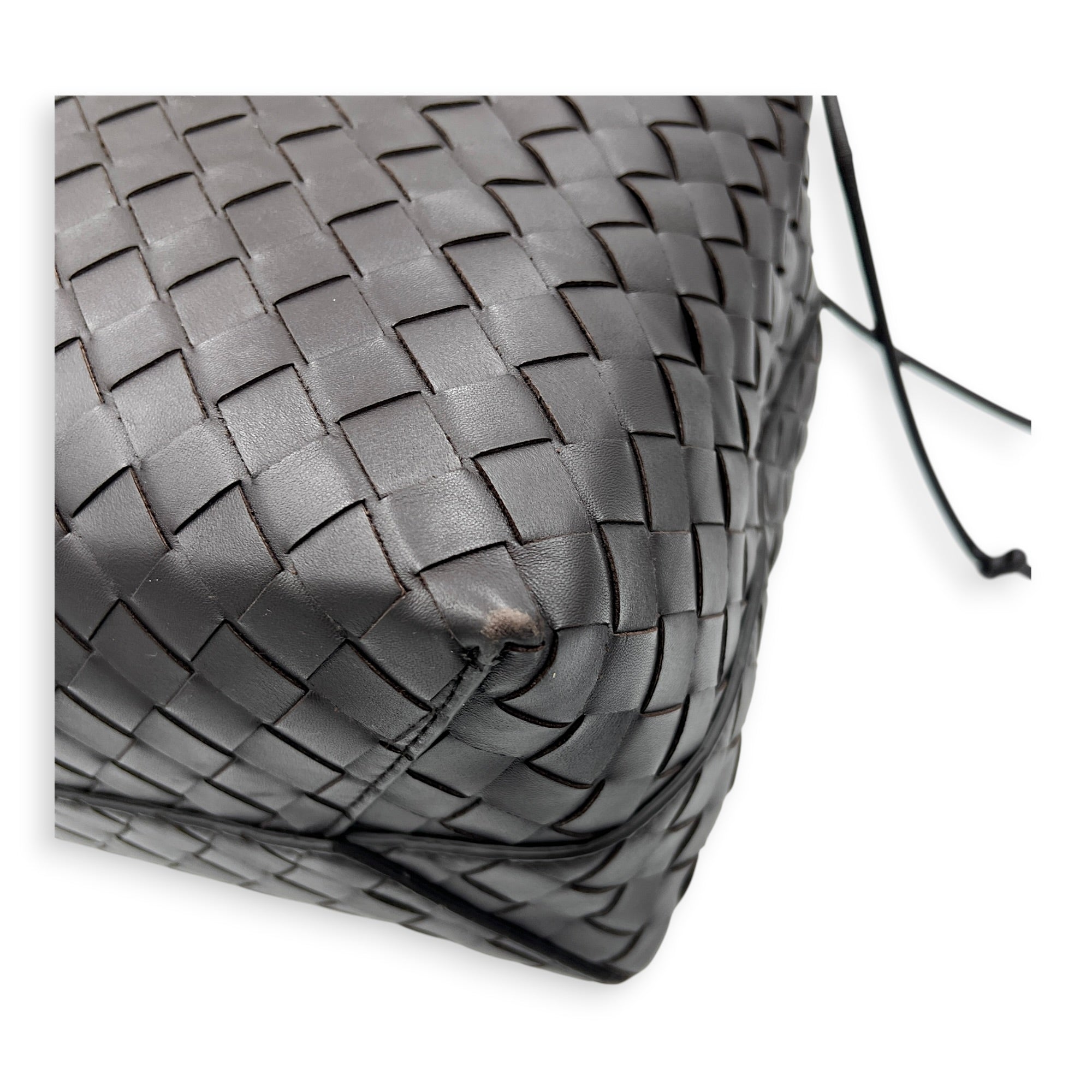 Intrecciato Shoulder Bag Brown in Lambskin