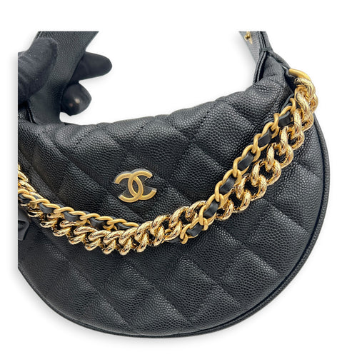 Quilted Bow Pouch Handbag Black in Caviar Leather, Gold hardware