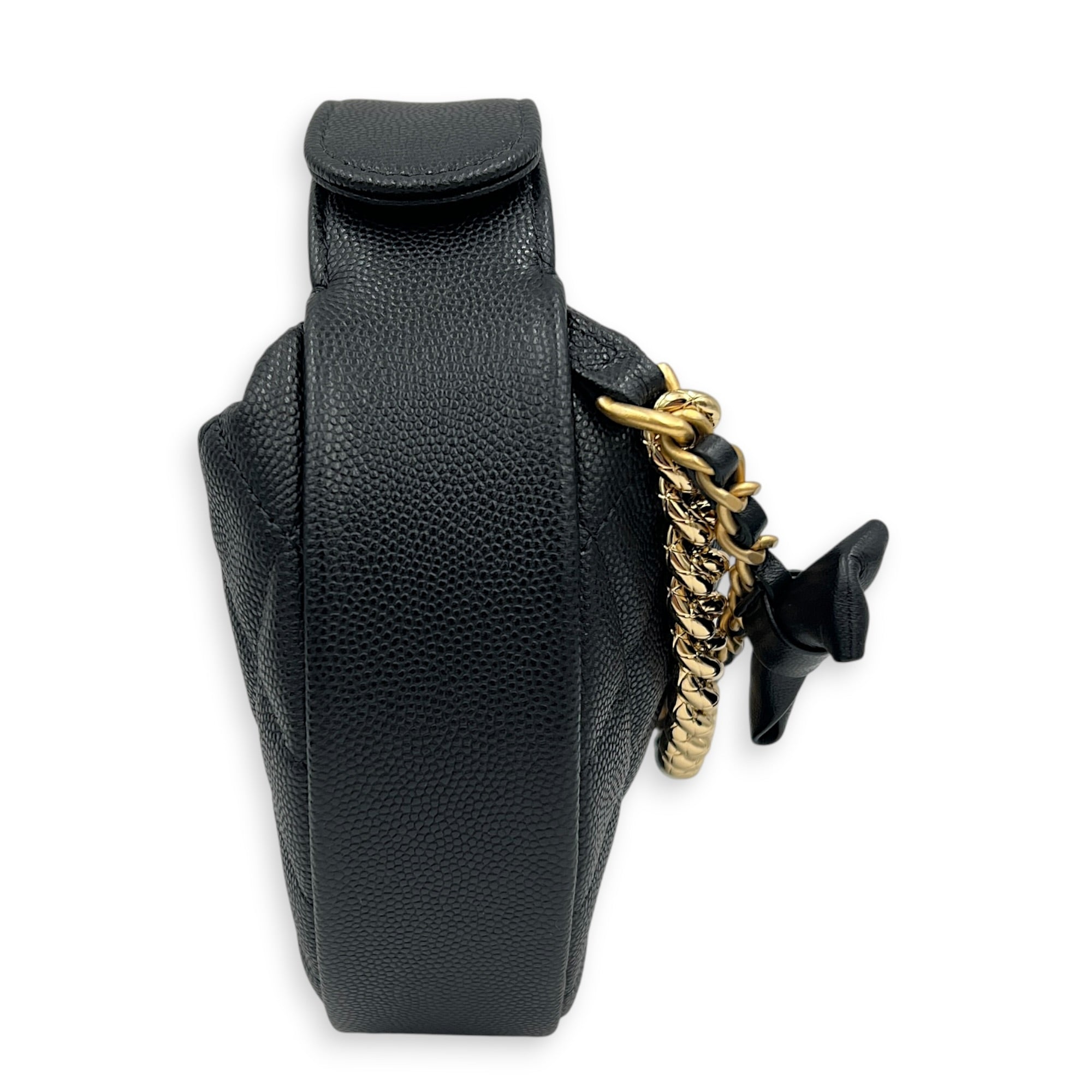 Quilted Bow Pouch Handbag Black in Caviar Leather, Gold hardware
