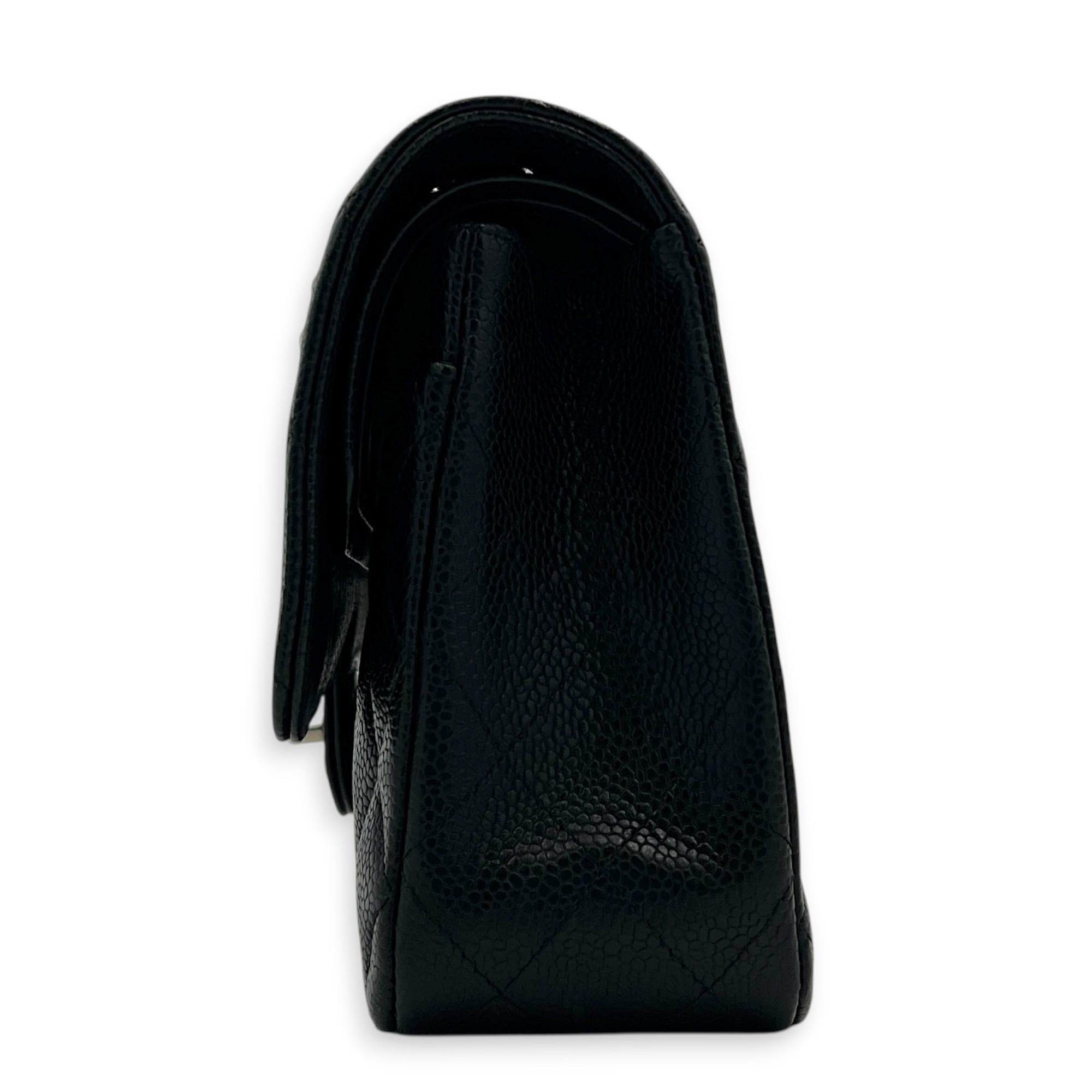 Classic Medium Black Shoulder Bag in Caviar Leather, Silver hardware