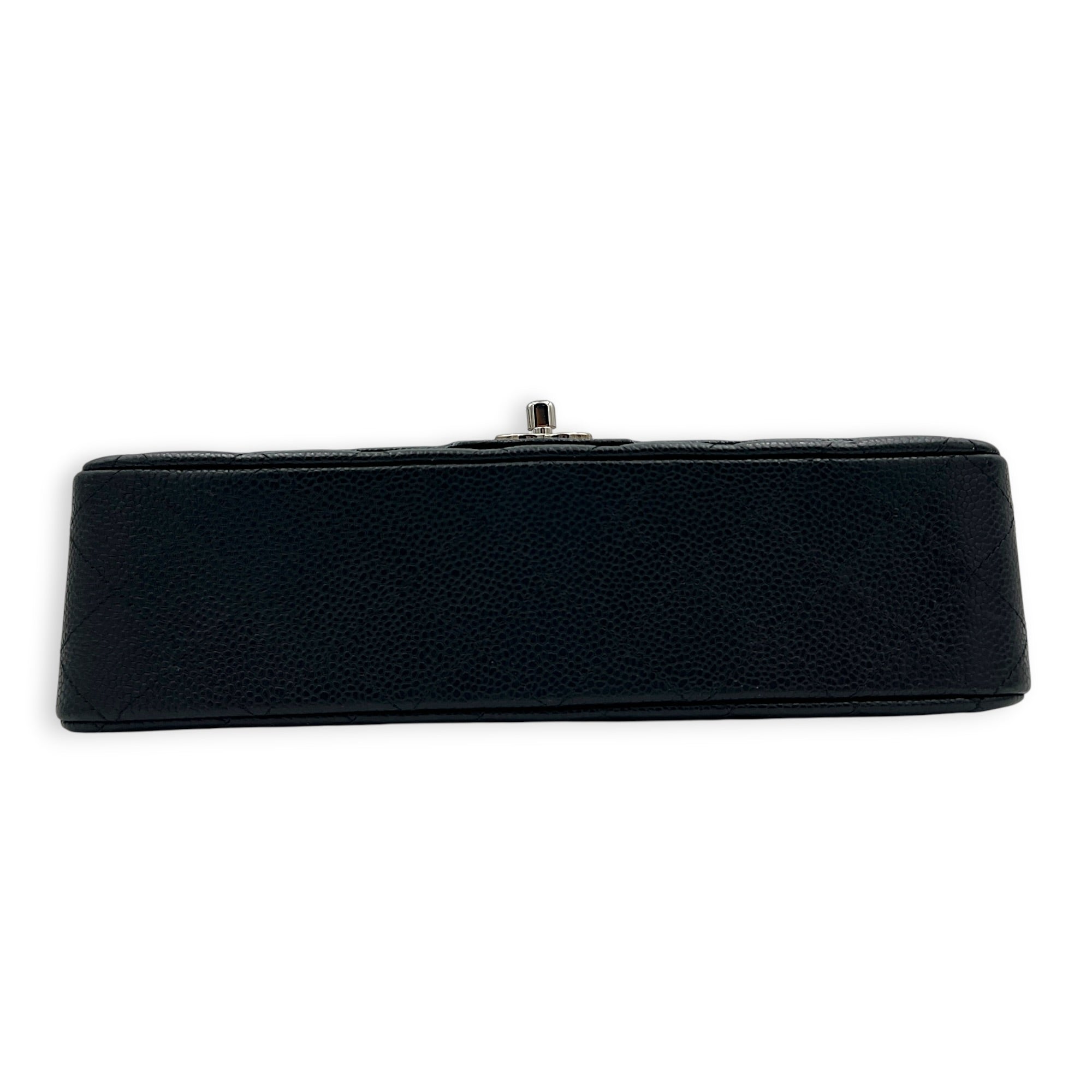 Classic Medium Black Shoulder Bag in Caviar Leather, Silver hardware