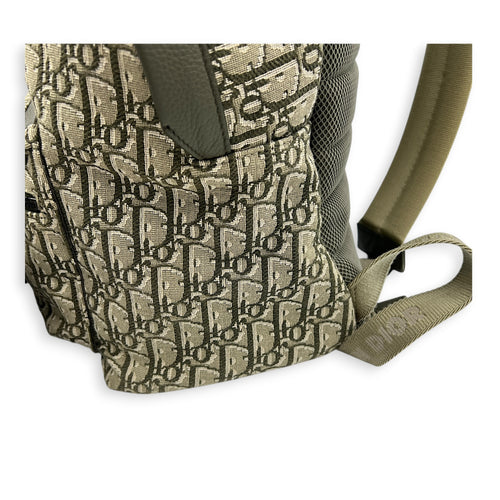 Oblique Backpack Green in Canvas, Silver hardware