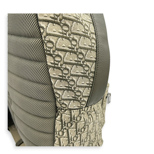 Oblique Backpack Green in Canvas, Silver hardware