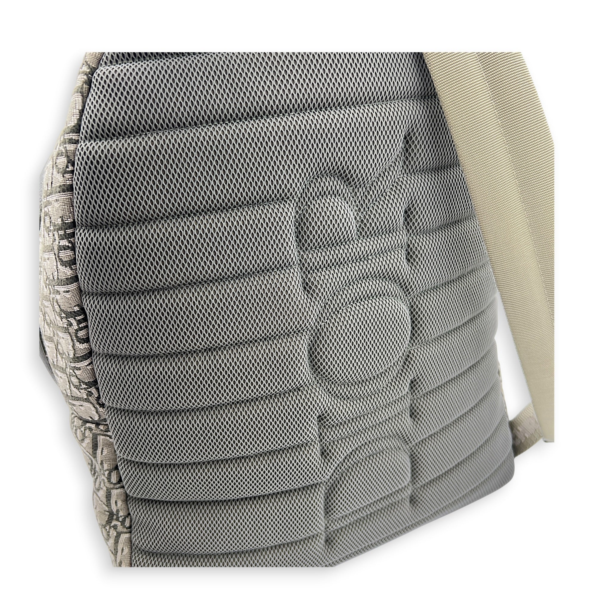 Oblique Backpack Green in Canvas, Silver hardware