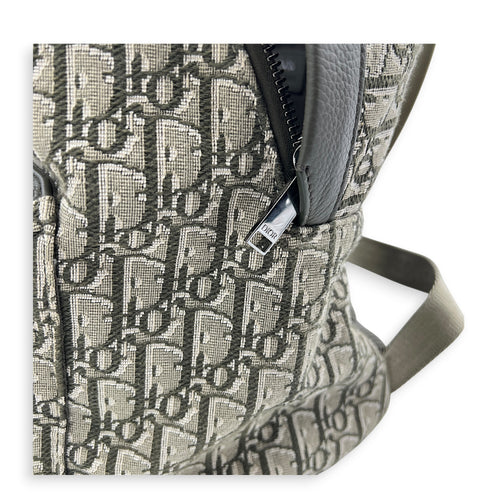Oblique Backpack Green in Canvas, Silver hardware