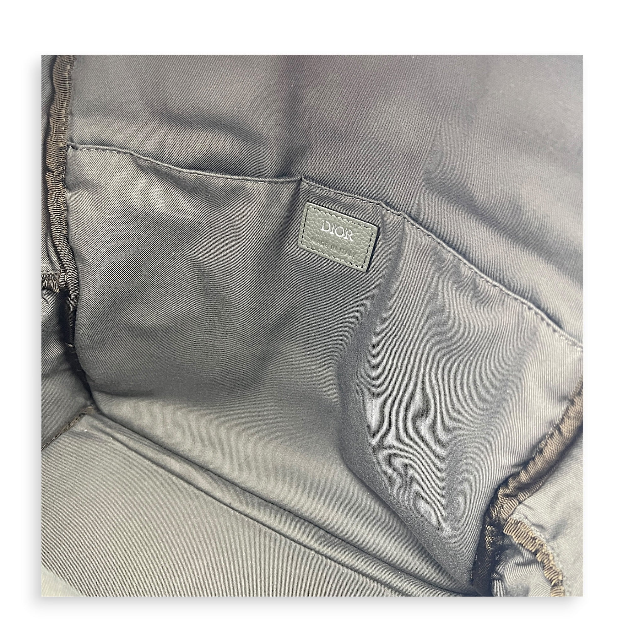 Oblique Backpack Green in Canvas, Silver hardware