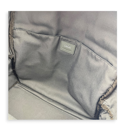 Oblique Backpack Green in Canvas, Silver hardware