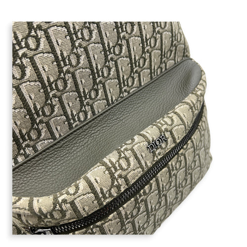 Oblique Backpack Green in Canvas, Silver hardware