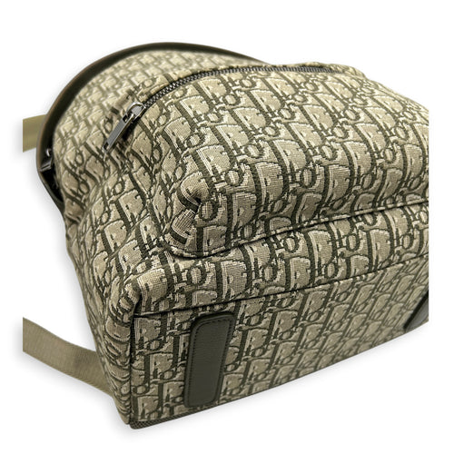 Oblique Backpack Green in Canvas, Silver hardware