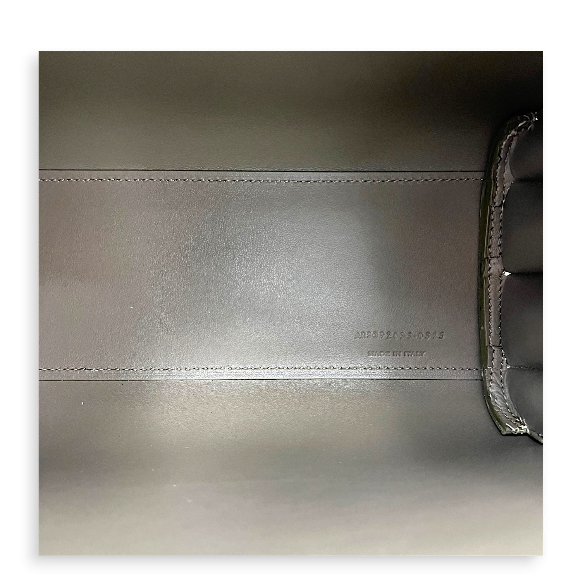 Sac de Jour Top Handle Bag Green in Calfskin, Gold hardware