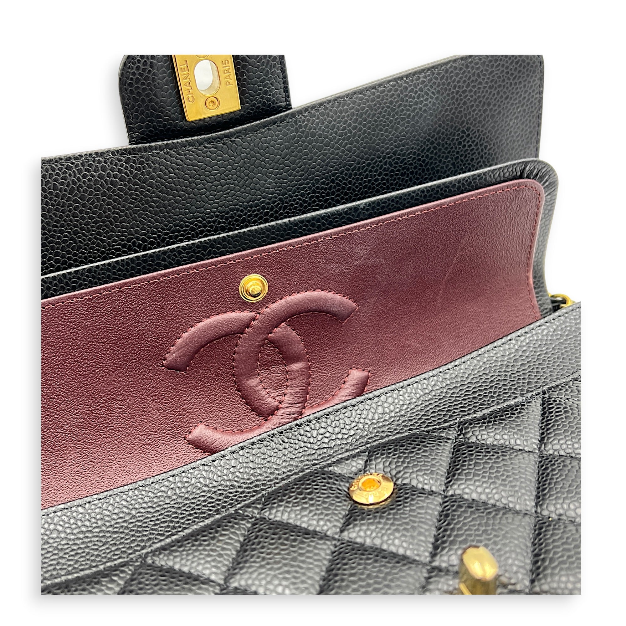 Classic Shoulder Bag Black in Caviar Leather, Gold hardware