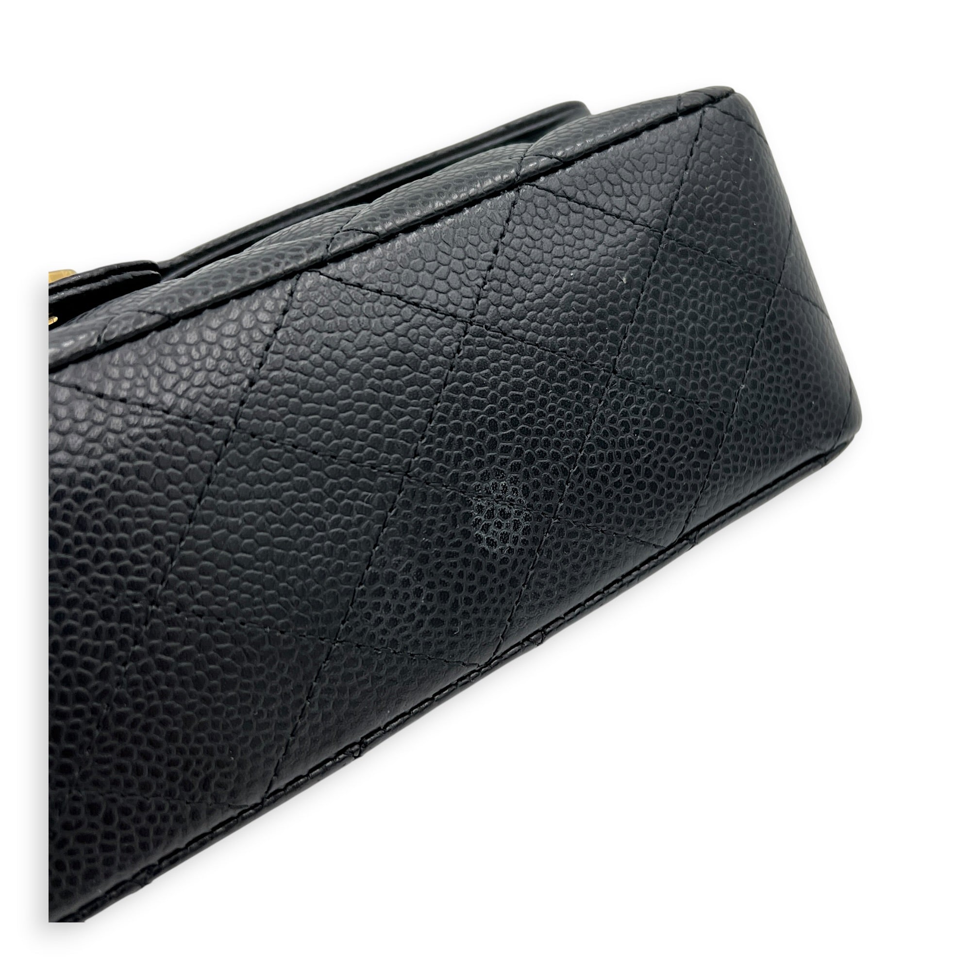 Classic Shoulder Bag Black in Caviar Leather, Gold hardware
