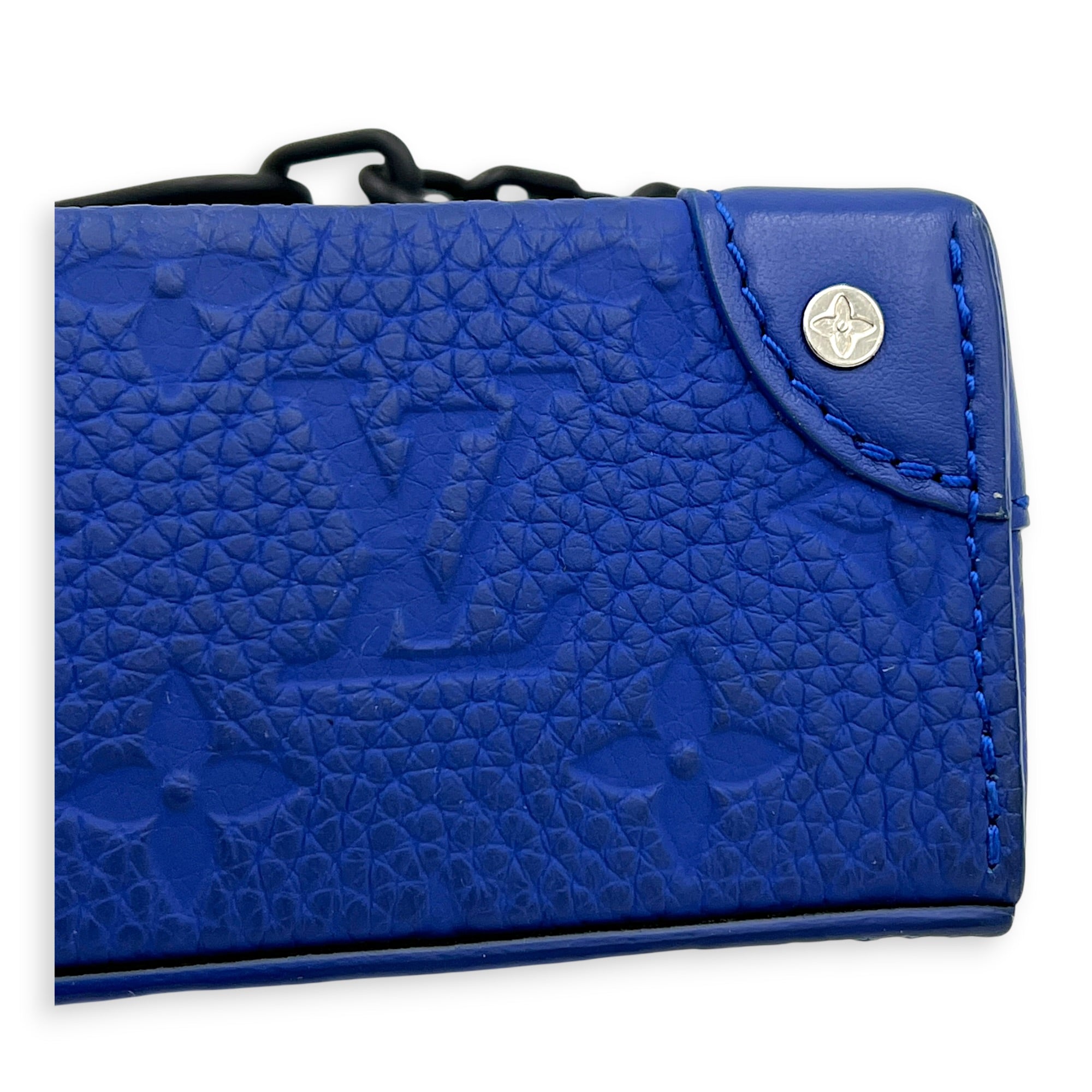 Steamer Wearable Wallet Shoulder Bag Blue in Taurillon Leather, Black hardware