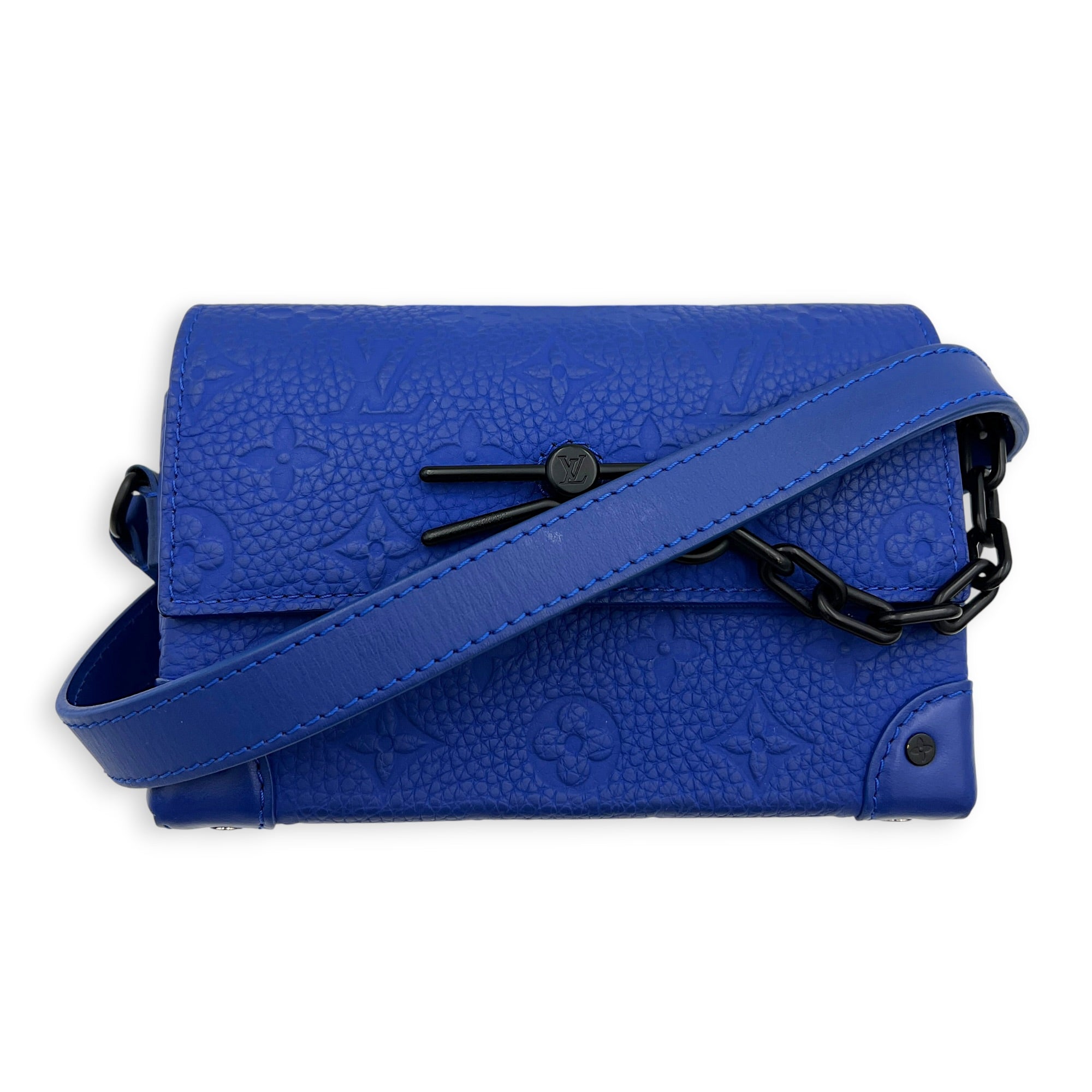 Steamer Wearable Wallet Shoulder Bag Blue in Taurillon Leather, Black hardware