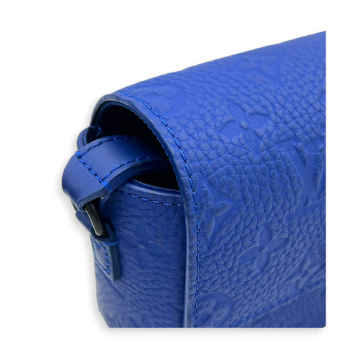 Steamer Wearable Wallet Shoulder Bag Blue in Taurillon Leather, Black hardware