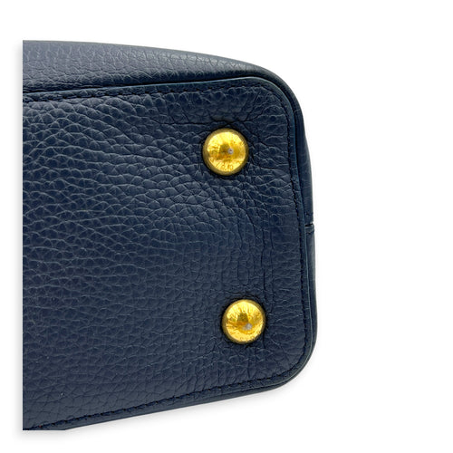 Capucines MM Kintsugi Top Handle Bag in Calfskin, Gold hardware