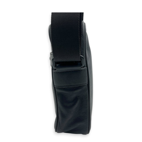 Danube Shoulder Bag Black in Calfskin, Black hardware