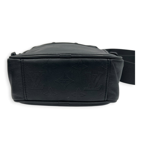 Danube Shoulder Bag Black in Calfskin, Black hardware