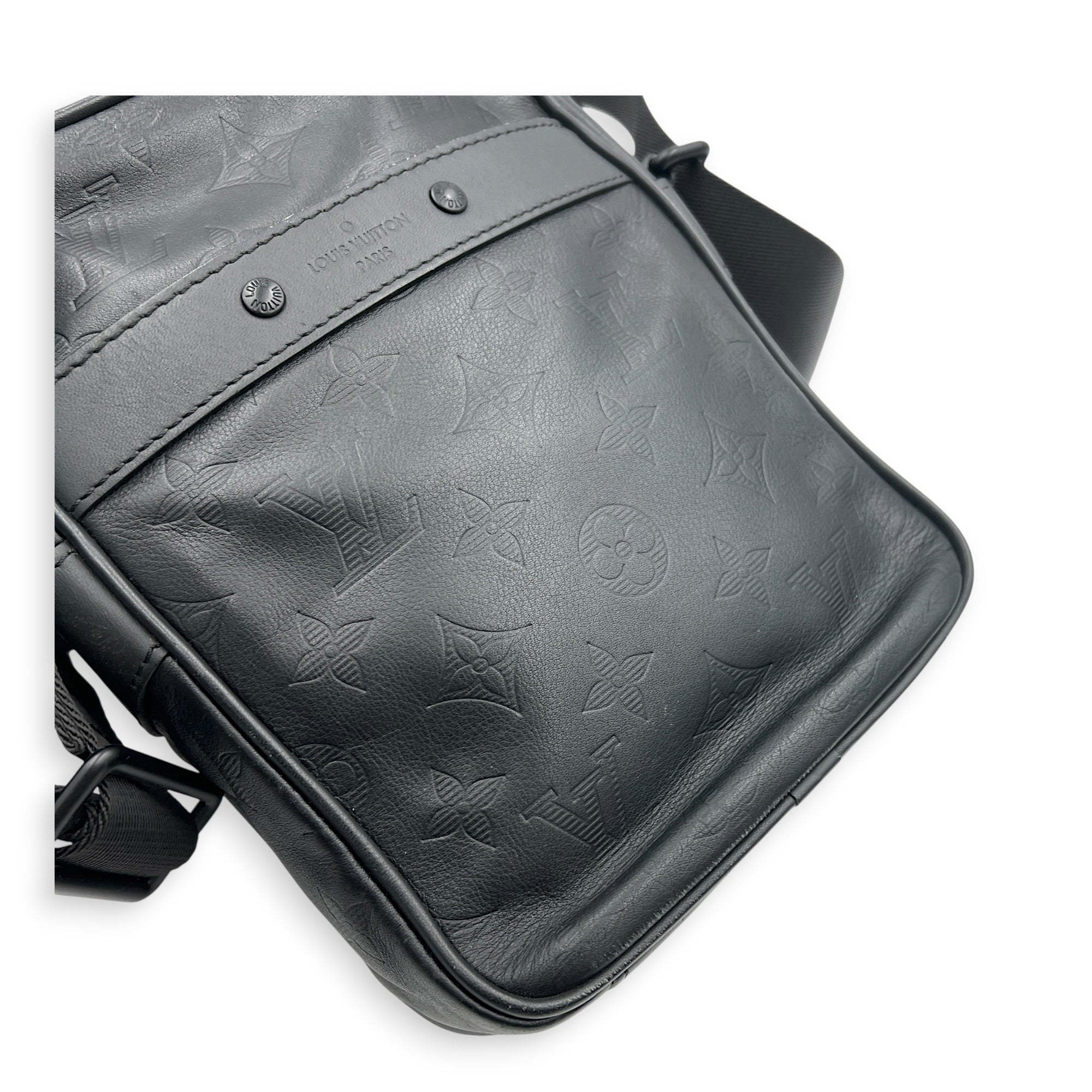 Danube Shoulder Bag Black in Calfskin, Black hardware