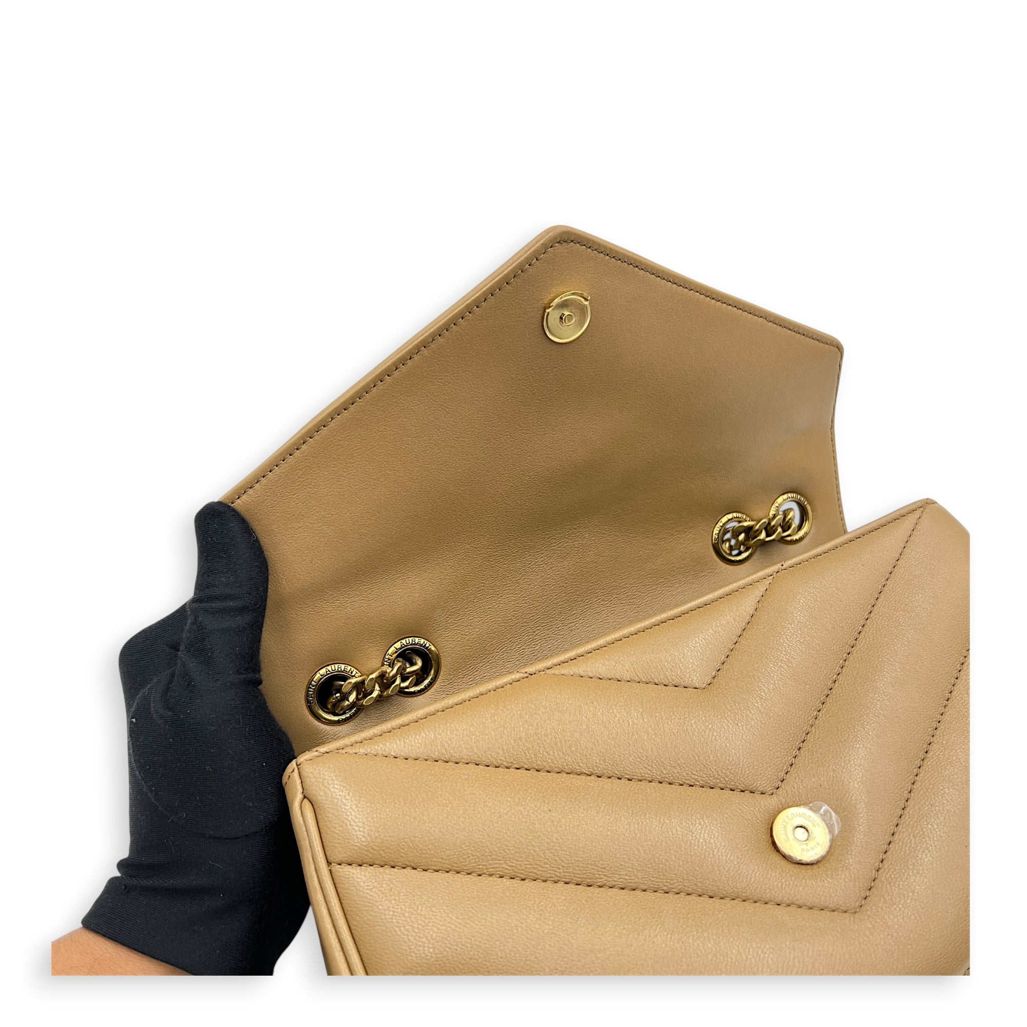 Loulou Shoulder Bag Beige in Lambskin, Gold hardware
