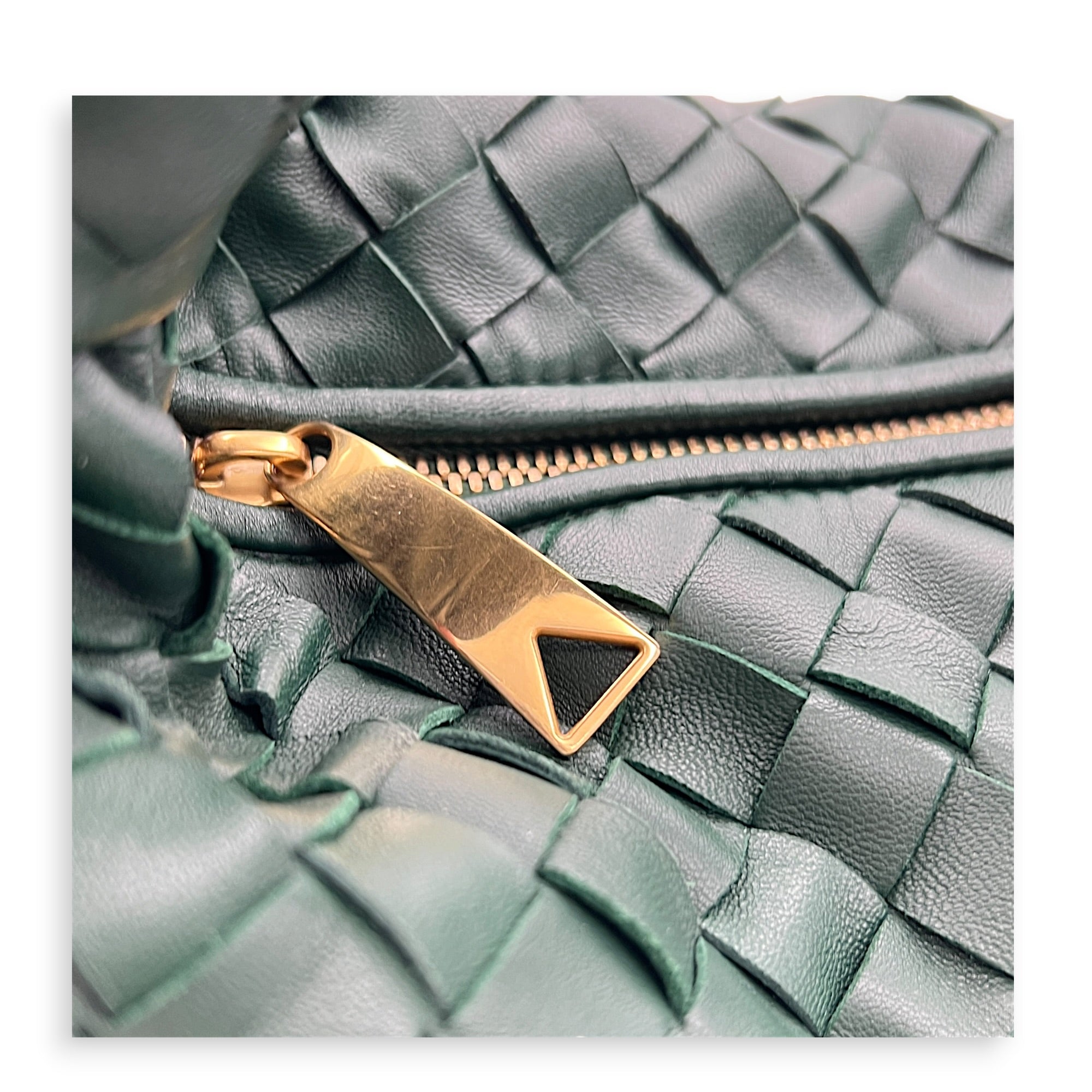 Jodie Shoulder Bag Green in Calfskin, Gold hardware