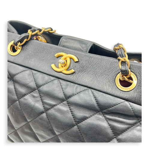 Soft Elegance Black Shoulder Bag in Calfskin, Gold hardware