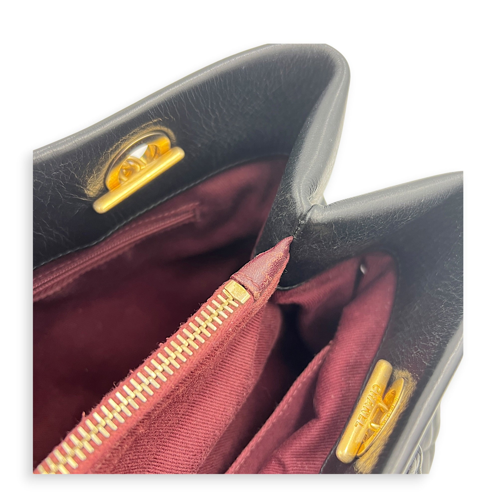 Soft Elegance Black Shoulder Bag in Calfskin, Gold hardware
