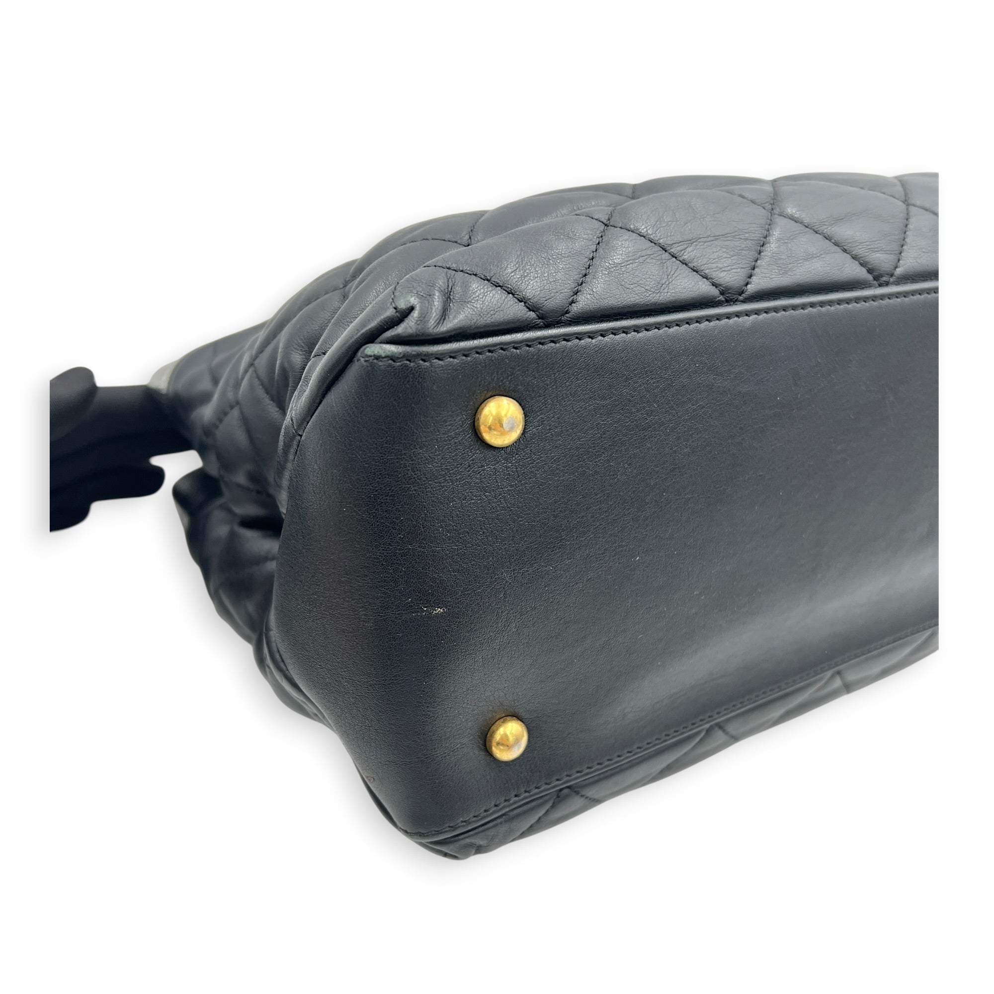 Soft Elegance Black Shoulder Bag in Calfskin, Gold hardware