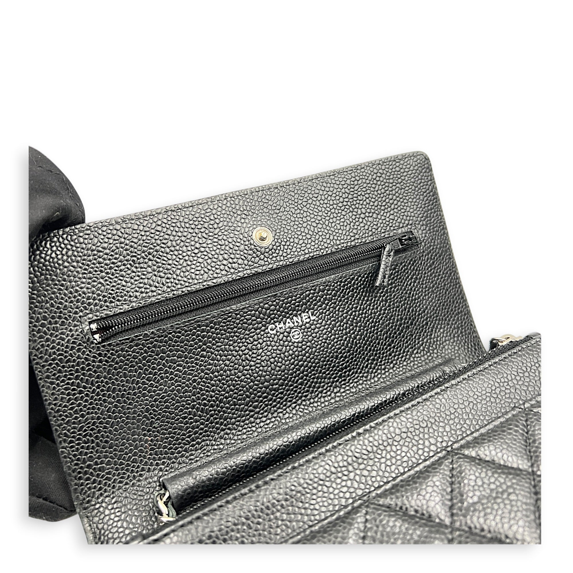 Classic Wallet On Chain Black in Caviar Leather, Silver hardware