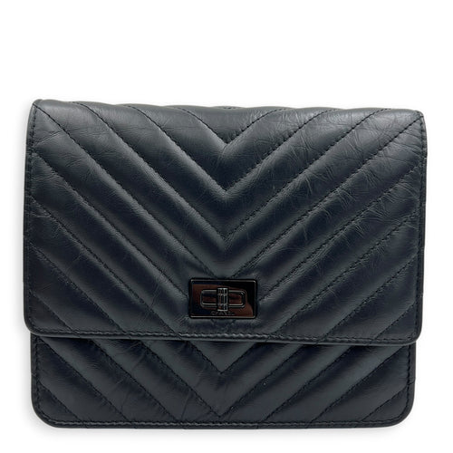 2.55 Wallet On Chain Black in Calfskin, Black hardware
