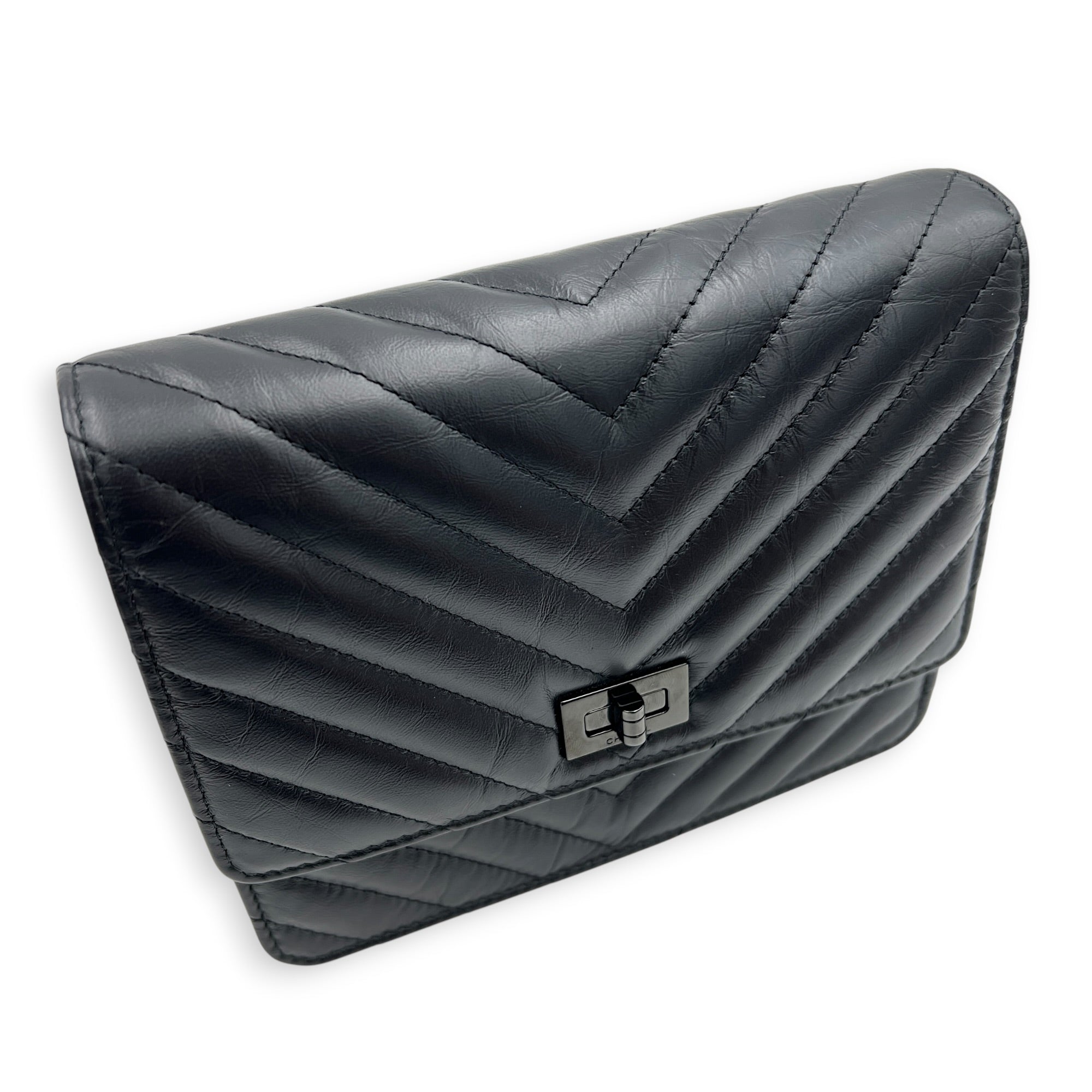 2.55 Wallet On Chain Black in Calfskin, Black hardware