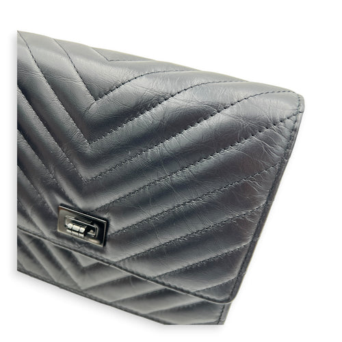 2.55 Wallet On Chain Black in Calfskin, Black hardware