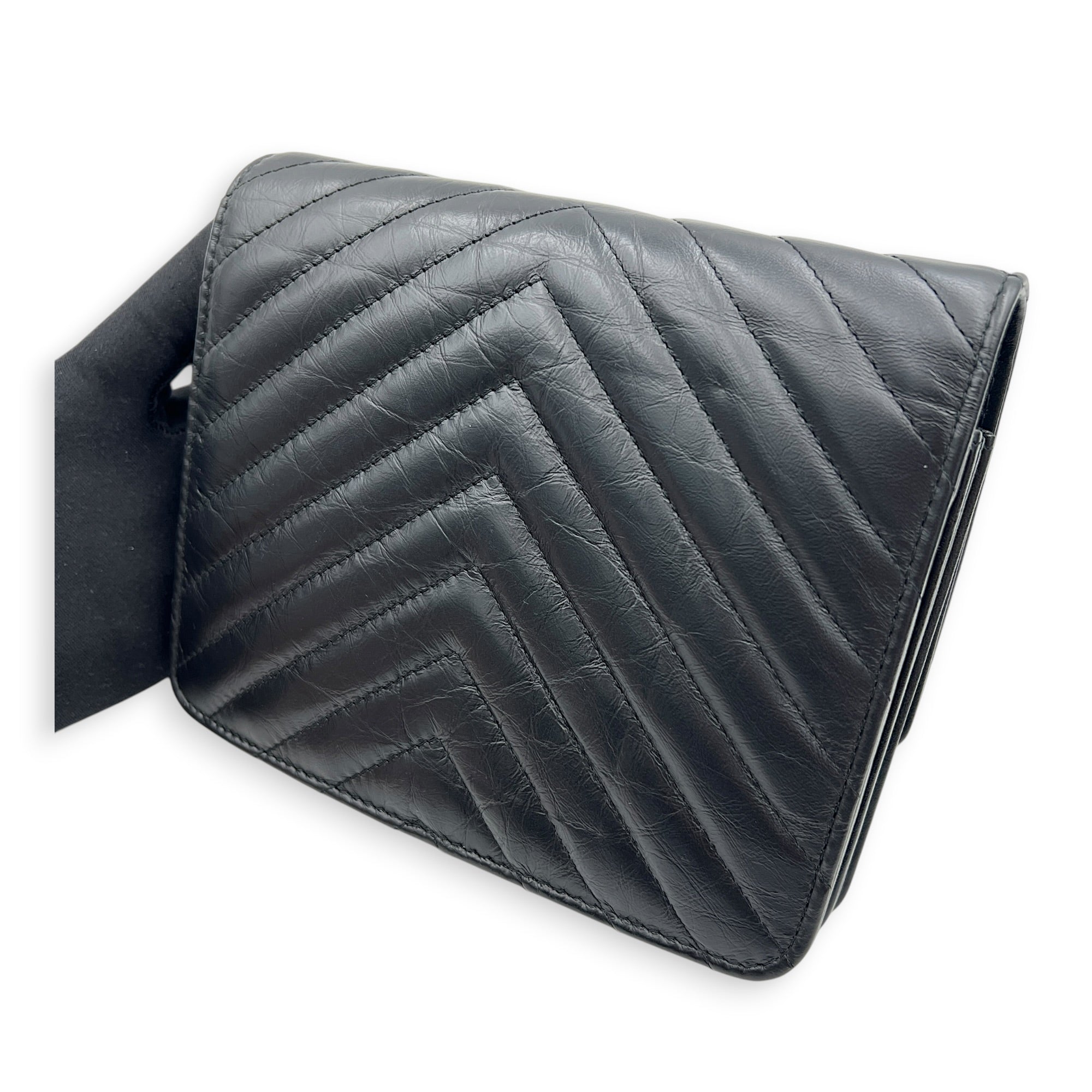 2.55 Wallet On Chain Black in Calfskin, Black hardware