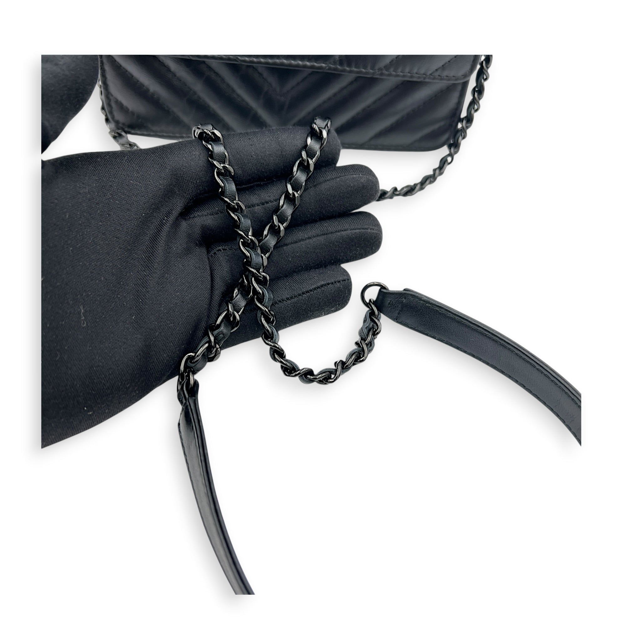2.55 Wallet On Chain Black in Calfskin, Black hardware