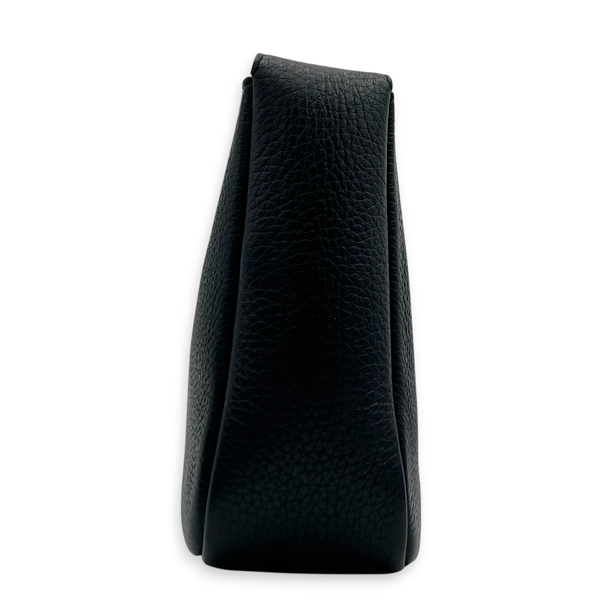 Le 5 A 7 Shoulder Bag Baby Black in Calfskin, Gold hardware