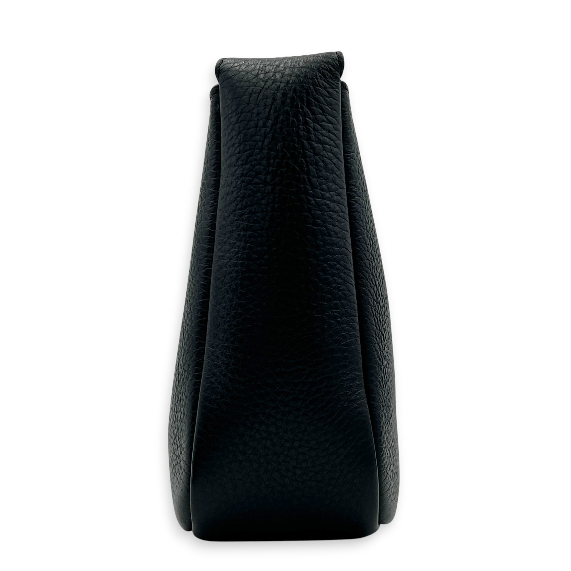 Le 5 A 7 Shoulder Bag Baby Black in Calfskin, Gold hardware