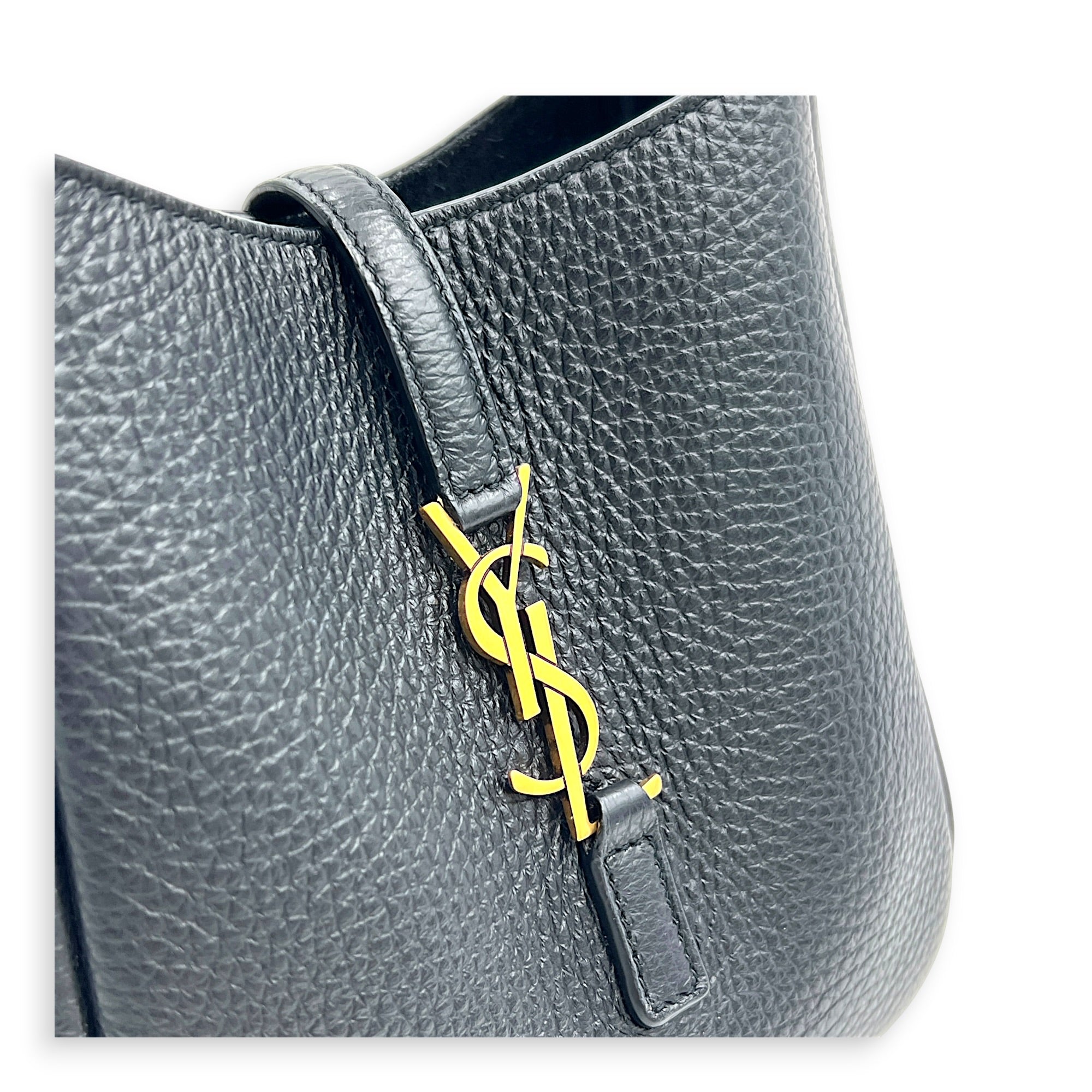 Le 5 A 7 Shoulder Bag Baby Black in Calfskin, Gold hardware