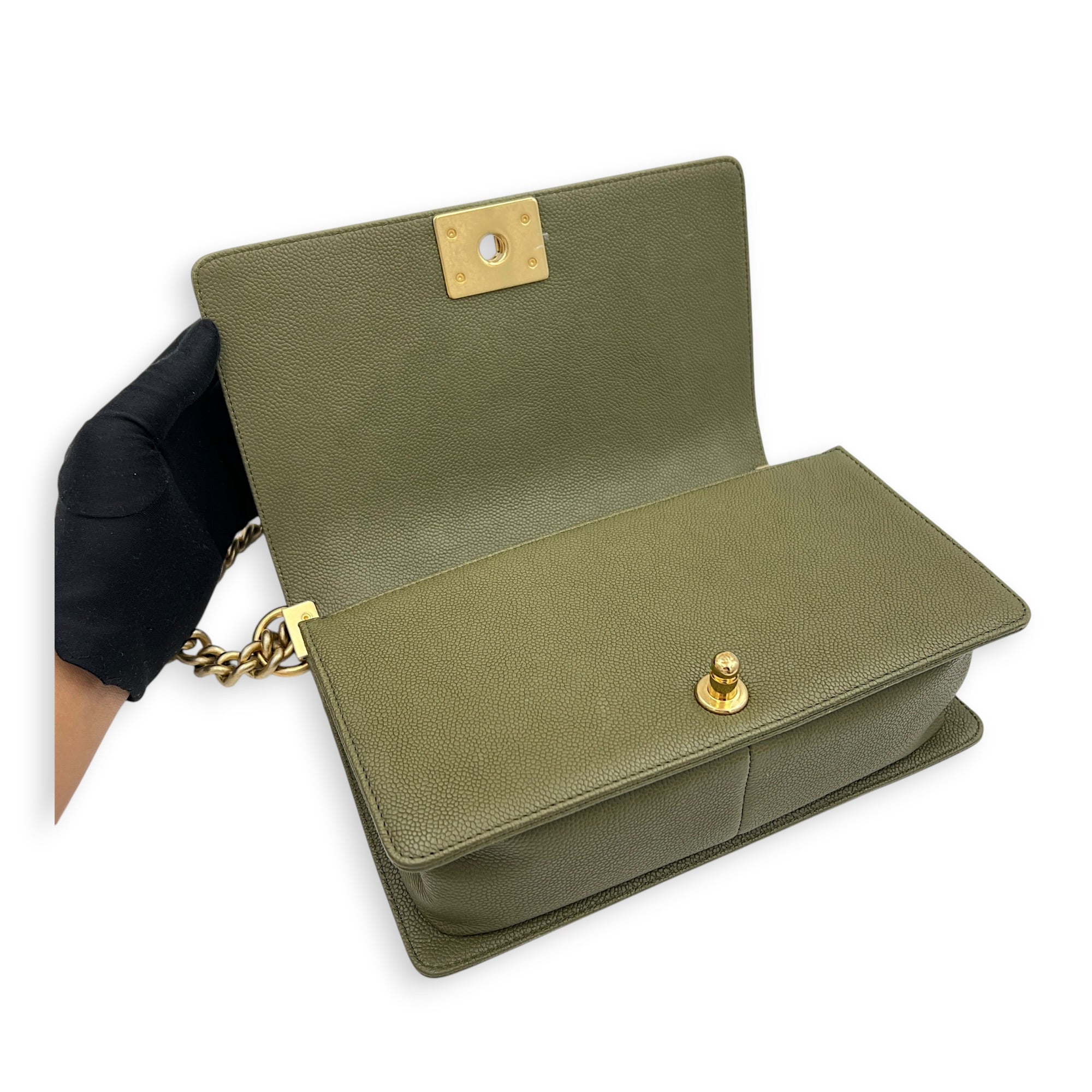 Boy Medium Green Shoulder Bag in Caviar Leather, Gold hardware