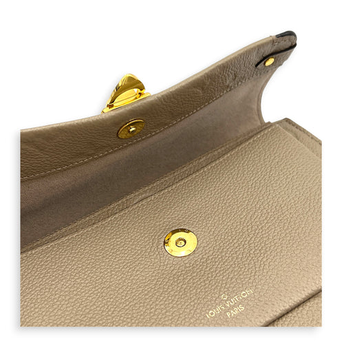 Vavin Wallet On Chain Beige in Empreinte Leather, Gold hardware