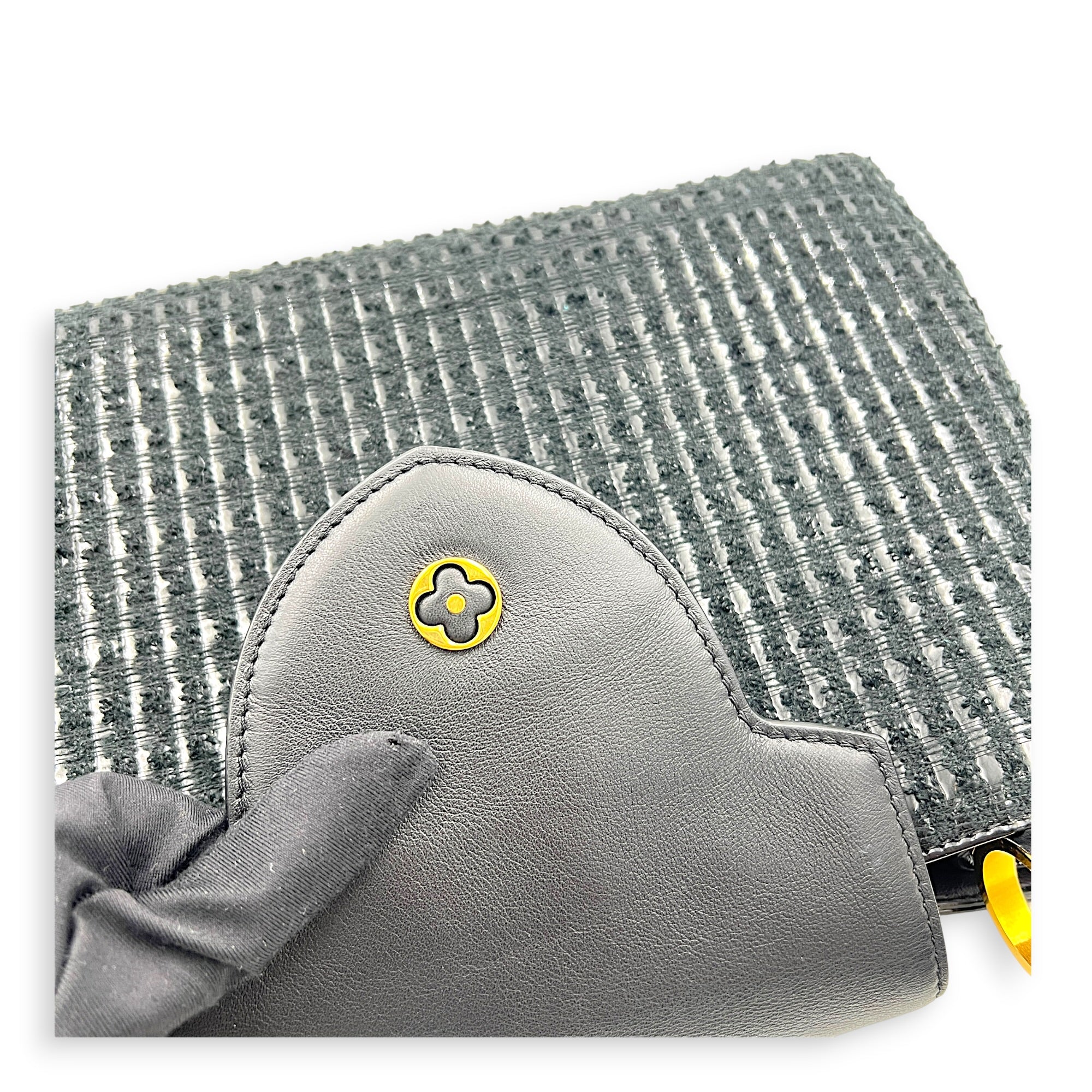 Capucines Top Handle Bag MM Black in Tweed, Gold hardware