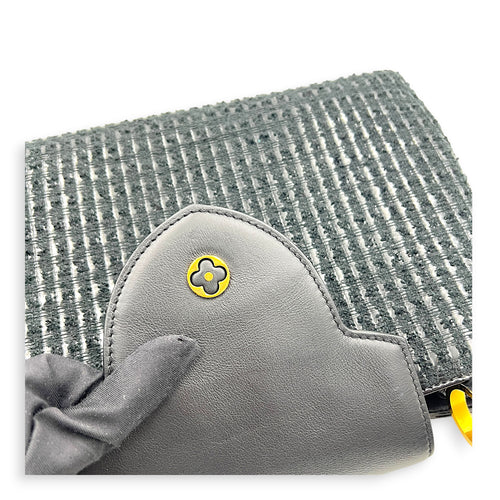 Capucines Top Handle Bag MM Black in Tweed, Gold hardware