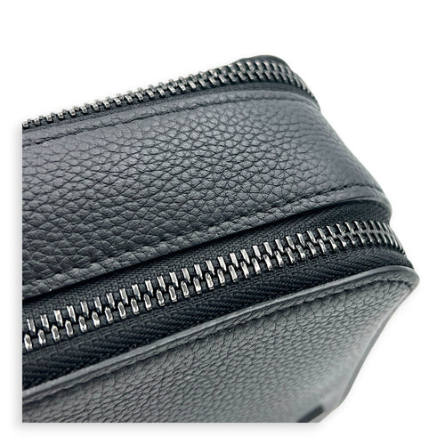 Alpha Wearable Wallet  Crossbody Bag Black in Taurillon Leather, Black hardware