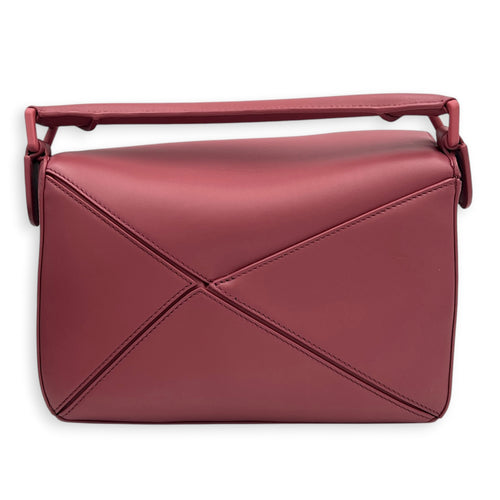 Puzzle Shoulder Bag Small Raspberry in Calfskin, Monochrome hardware